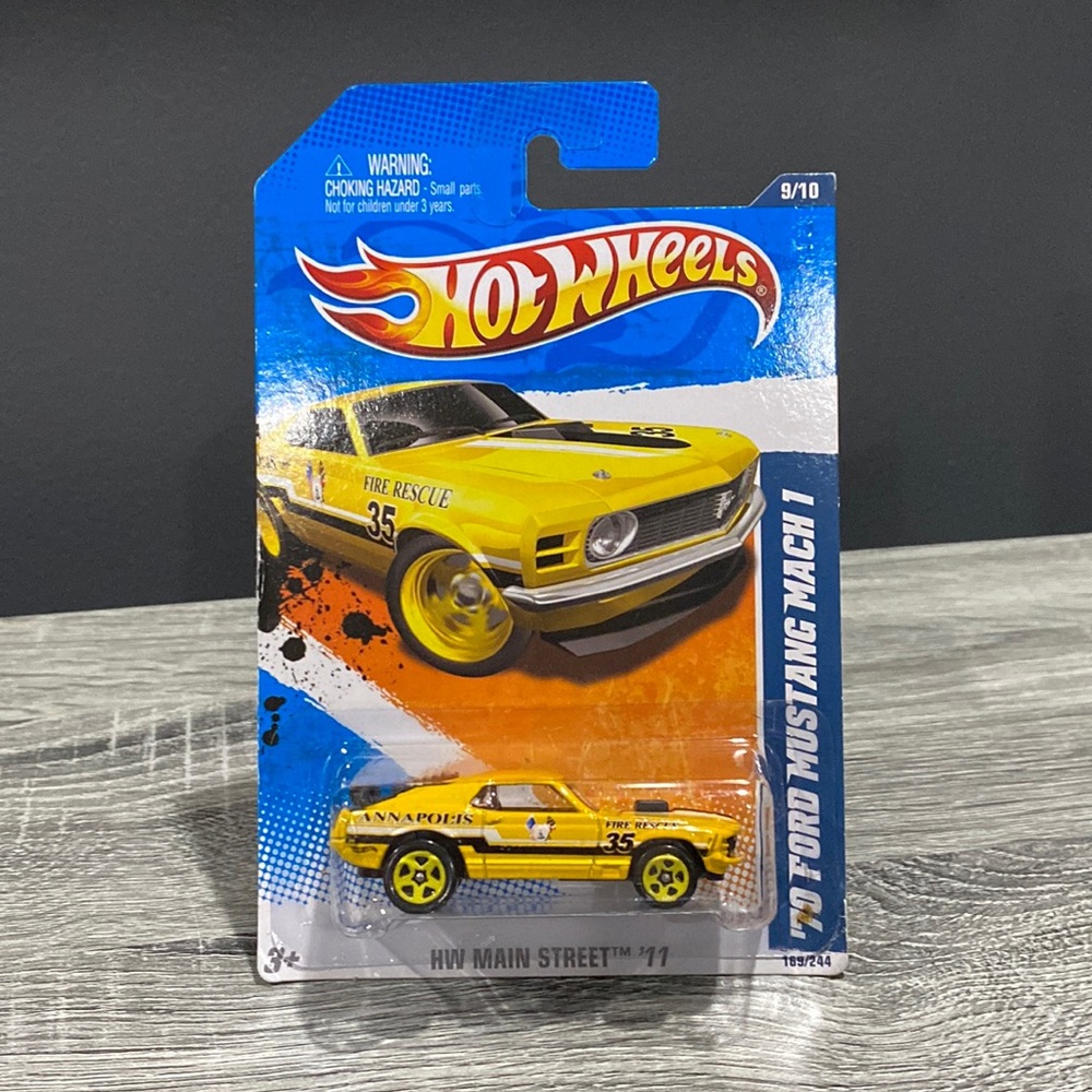 Hot Wheels | Main Street 11’ #9/10 Cars: 1970 Ford Mustang Mach 1 - 1:64 Scale
